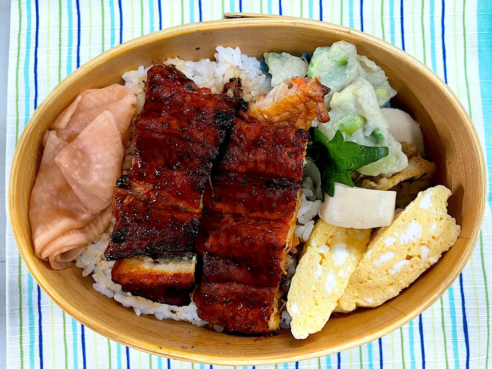 うなぎ、焼きホタテ、玉子焼🍱|なお🅿️さん