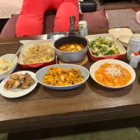 麻婆豆腐、エビチリ、ニラ豚、ビーフン、酢豚、春巻き、ポテトサラダ|藤沢豪さん