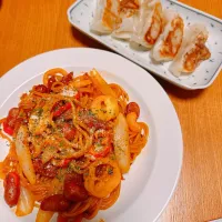 ナポリタンの日らしいです🍝
なので、素直にナポリタンを食べます😆

あと、少し焼くのに失敗した
味の素のしょうがギョーザ🥟|naoさん