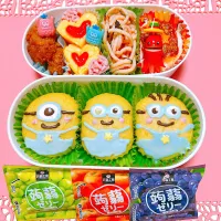 バナナ蒸しパンでminionお弁当🍱|miyurumoさん