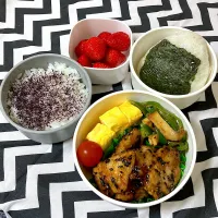 鶏ムネ肉のごま甘酢あえ弁当| SaDaさん