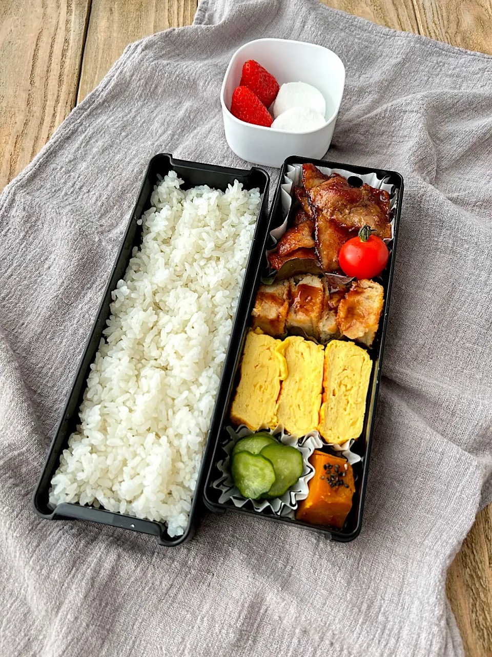 生姜焼き＆コロッケ弁当🍱|nonoさん
