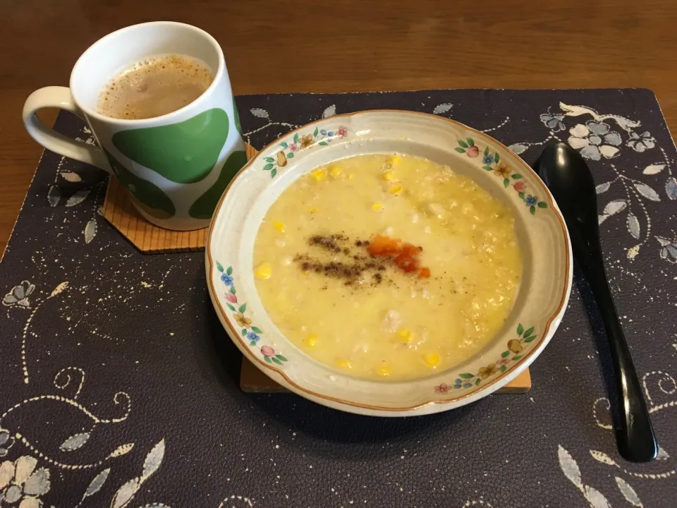 オートミールコーンポタージュチーズリゾット、熊本肥後メロンパン、ホットコーヒー(朝ご飯)|enarinさん