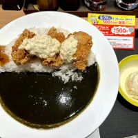 ■松のやの本格唐揚げ黒カレー（大盛）|マハロ菊池さん