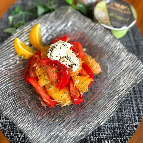 「キャステロ ホイップクリームチーズ ペッパー」を使ってみたSnapdishの料理・レシピ写真:トマト🍅と柑橘🍊のサラダ🥗