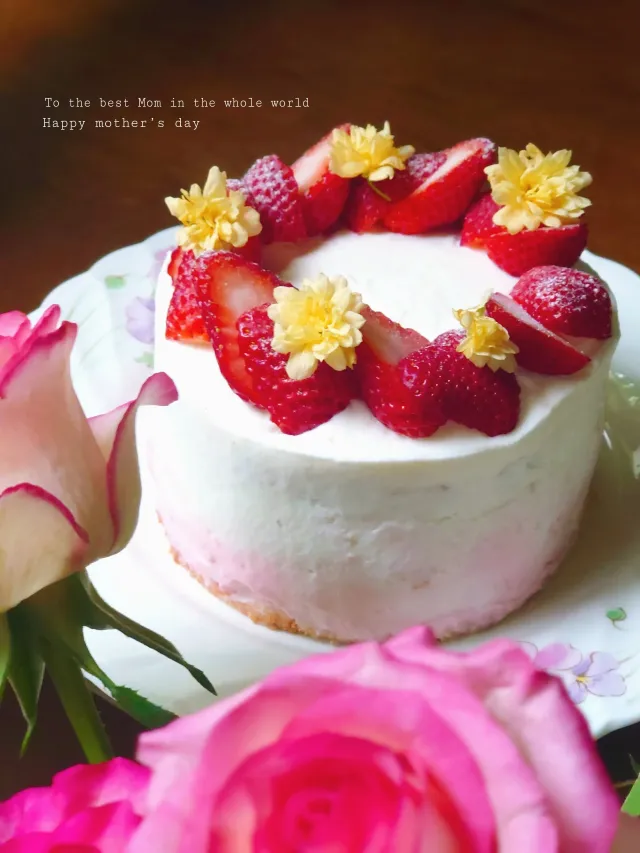 Snapdishの料理・レシピ写真:母の日ショートケーキ｜母の日ギフト特集♡