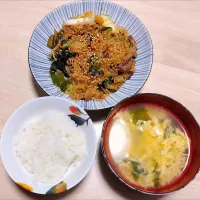 2025 0426　冷凍牛丼の具でチャプチェ　わかめ卵スープ|いもこ。さん