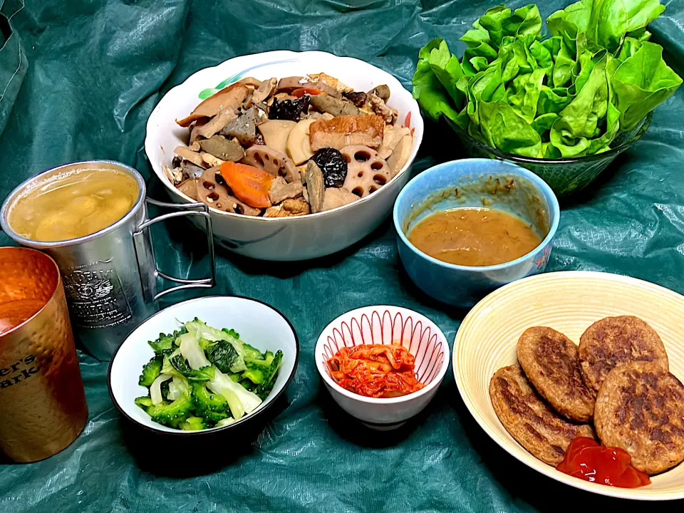 作業場晩酌 ちしゃの酢味噌 煮しめ(筑前煮ではありません)マルシンハンバーグミニ 残り物のゴーヤとセロリの浅漬け 出雲の焼き肉屋さんのキムチ 酒はトリハイ|🐈⸒⸒⸒⸒つるのダンス🐈🐾さん