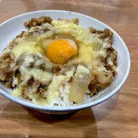 チーズ卵牛丼|みよさん