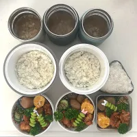 鶏の唐揚げ
玉こんにゃく
きゅうりの漬けもの
卵焼き
ブロッコリー
枝豆
のり弁
🍙|ayumomさん