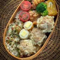 今日の弁当🍱

#焼売弁当 
#お弁当
#お弁当記録
#お弁当作り楽しもう部
#曲げわっぱ