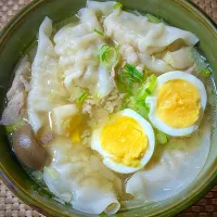 スープ餃子🍲🥟| すくらんぶるえっぐさん