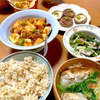 麻婆豆腐♡お刺身蛸とワカメと水菜の酢の物♡焼き餃子🥟とクレソンのスープ♡焼き椎茸に柚子胡椒♡発芽玄米チアシードご飯|さくたえさん