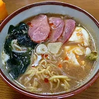 マルちゃん正麺🍜、豚骨醤油味❗️∩^ω^∩✨