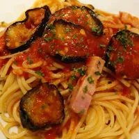 ベーコンとナスのトマトパスタ🍅|まなみさん