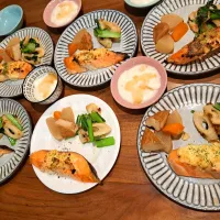 鮭のマヨネーズ焼き　ちくわ小松菜の甘味噌炒め　ヨーグルト　残り物|m aさん
