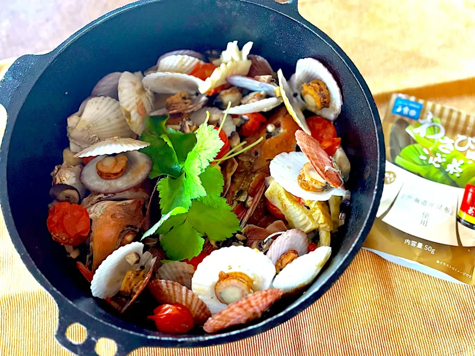 わさび風味こんぶ茶でカナガシラと帆立の稚貝の和風アクアパッツァ|きいろさん