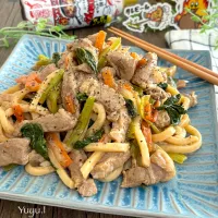 豚肉ゴロゴロのyummyペッパー焼きうどん|ゆーこどんさん