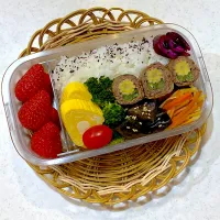 お花肉巻きの中学生弁当|リングさん