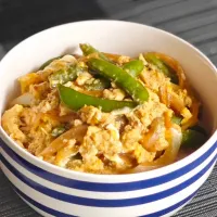 スナップエンドウがメインの素朴丼|エスプレキッチンさん
