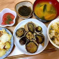 茄子と鶏肉のはさみ焼き🐓🍆イカ🦑キャベツ炒め|かおちゃんさん