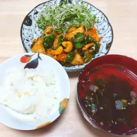 2025 0428　鶏のカシューナッツ炒め　もずくスープ|いもこ。さん