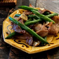 牛肉とインゲン豆のニンニク焼き|イナコさん