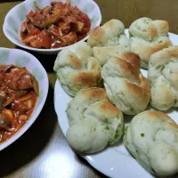 🫛枝豆パン🥐と野菜とチキンのトマト煮🍅|みよぱさん