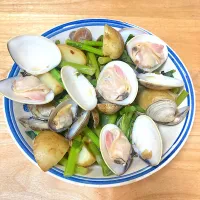 ハマグリとのらぼう菜とじゃがいもソテー| CHIZUさん