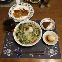 肉野菜炒めとろみ餡掛け醤油ラーメン、焼き餃子、味玉、烏龍茶、手作りチョコケーキ(昼飯)| enarinさん