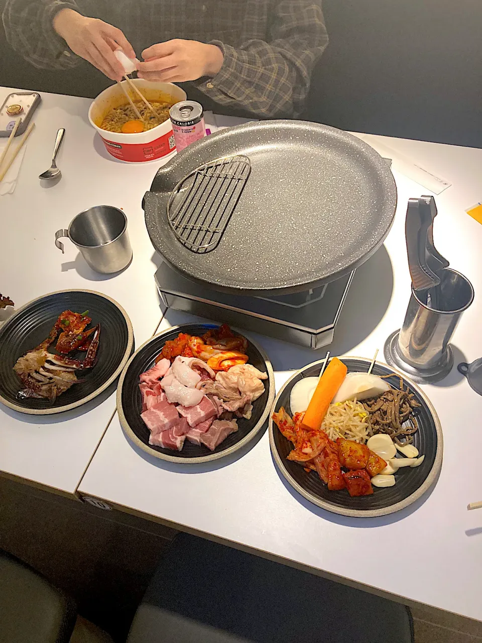 今日の晩ご飯は娘のリクエストで新大久保の「まもなく仁川空港」さんでいただきました。アルコール含めての食べ飲み放題で1人1980円！コスパ良すぎ！まもなく仁川空港 - 新大久保/韓国料理 | 食べログ
https://s.tabelog.com/tokyo/A1304/A130404/13309231/|なびさん