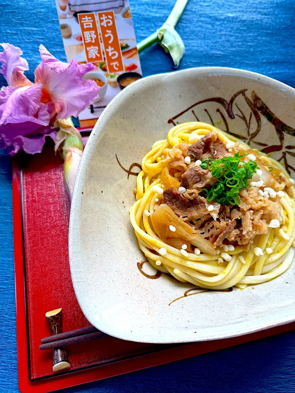 スパイシーにカレーが香る肉ぶっかけ手延べうどん|サミカさん