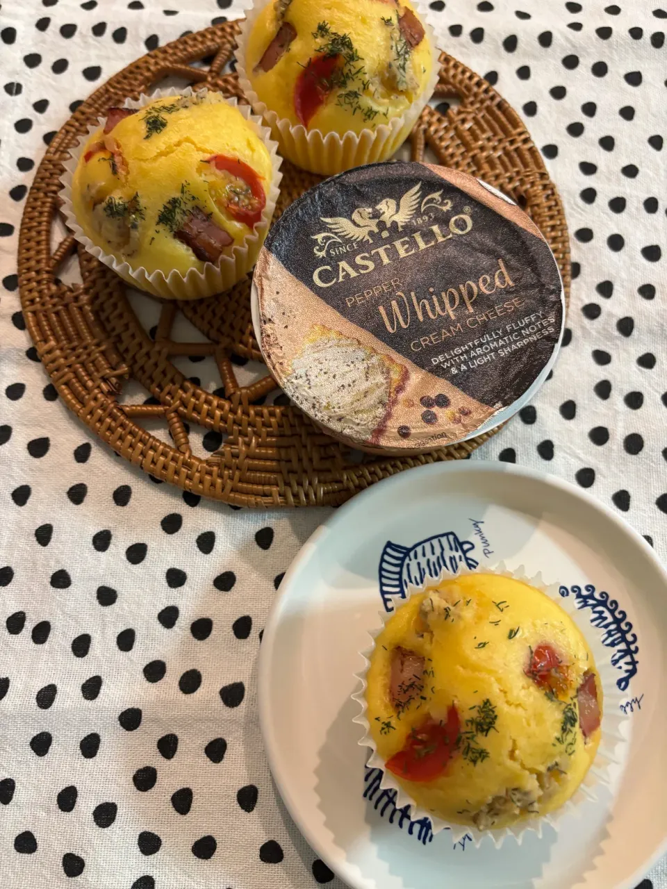 クリームチーズのカップケーキ２種　プチトマト、ベーコン、クリームチーズ|うさぎぱんさん