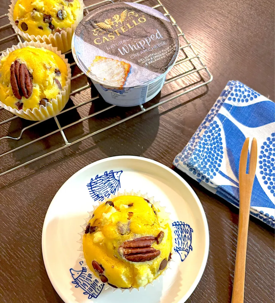 カップケーキ２種　クリームチーズ、チョコチップ、ピーカンナッツ|うさぎぱんさん