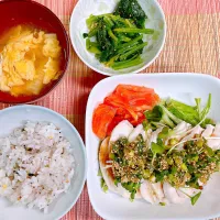鶏ハムサラダ♡ほうれん草のごま和え♡たけのこと卵のお吸い物♡|まゆかさん