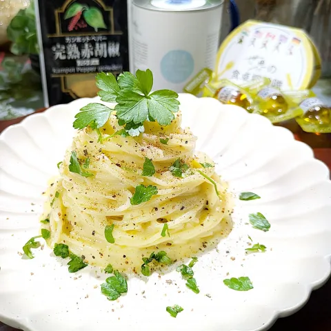 「ＭＣ　完熟赤胡椒（パウダー）」を使ってみたSnapdishの料理・レシピ写真:🌏『世界の食卓探検隊』🇮🇹イタリア料理
【🇮🇹カチョエぺぺ】