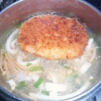 みぞれ仕立てのなめ茸と肉そぼろ入りとろみ付きコロッケうどん|darkbaronさん