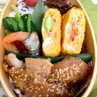 カニカマと枝豆の卵焼き、鶏もも甘辛煮鮭の西京焼きほうれん草|ナタママさん