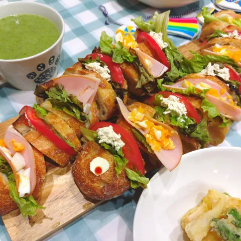 「キャステロ ホイップクリームチーズ ペッパー」を使ってみたSnapdishの料理・レシピ写真:こいのぼり風アコーディオンサンド