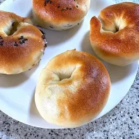 ベーコンチーズベーグル🥯あんこクリチベーグル|えみちさん