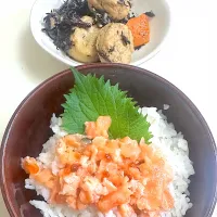 サーモンいくら丼献立|besさん