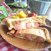 むぎこさんの料理 キャベツとウインナーのホットサンド|とまと🍅さん