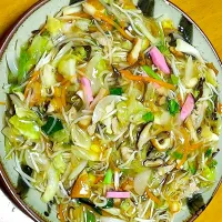 冷蔵庫整理の最後に作ったのは本日の主食（ご飯はなし）皿うどん（パリパリあんかけ焼きそば） 32cmの大皿で！あんも麺も即席ではありません 麺はレストラン用業務食材店の2つ入り、あんは手作り| 🐈⸒⸒⸒⸒つるのダンス🐈🐾さん