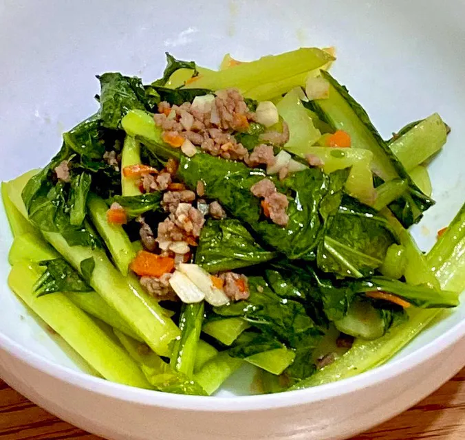 「青菜のナンプラー炒め」
ニンニクとナンプラーでシンプルおかず 常備菜と味噌汁で朝ごはん💦|ばくあんしゃさん