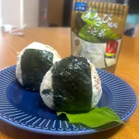 豚肉と小松菜🥬わさび風味おにぎり🍙|はるゆいさん