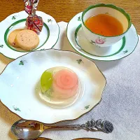 バラの季節になりローズシリーズの食器にローズのスィーツ🌹|Seikoさん