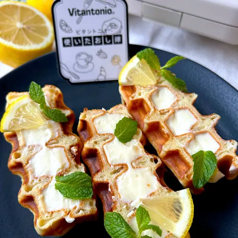 「ワッフル＆ホットサンドベーカー（VWH-600）」を使ってみたSnapdishの料理・レシピ写真:まなまな♡さんの料理 【ビタントニオ使いたおし隊💛ワッフル&ホットサンドベーカー】ワッフルプレート de レモンチーズクリームワッフルサンド🍋