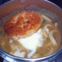 生タマゴ乗せ粉砕肉じゃがコロッケうどん|darkbaronさん