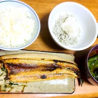 ”秋刀魚干しの開き、丸ごと焼きピーマンの煮浸し&しらす大根おろし”＠ 自宅飯|平大さん