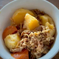 吉野家の冷凍牛丼の具で簡単♡肉じゃが🥔|たつかばさん